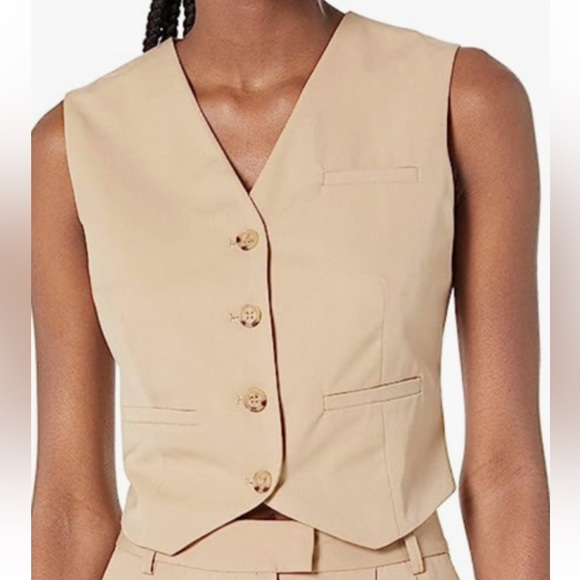 Amazon the drop women's Sadie slim cropped vest beige tan xs button up - Picture 3 of 3